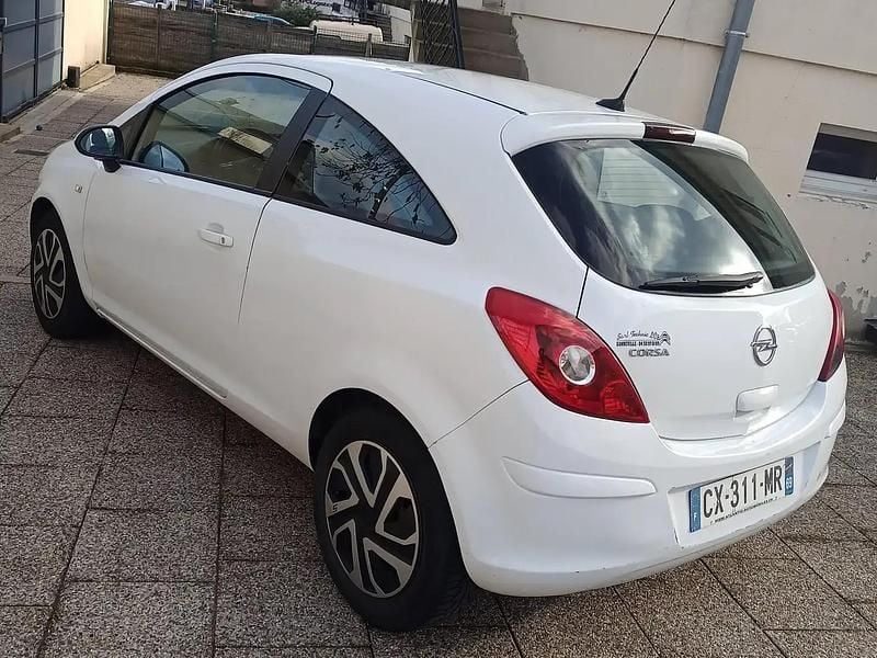 Blanc Occasion 2013 Opel Corsa Berline | 3 800 € (Bon prix) - Image 1/4