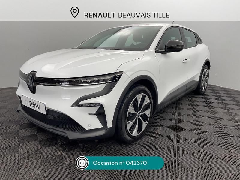 Utilisé 2022 Renault Mégane Evolution Berline | 21 990 € (Prix juste) - Image 1/4