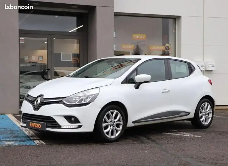 Blanc Utilisé 2017 Renault Clio IV Business Berline | 8 490 € (Bon prix) - Image 1/4