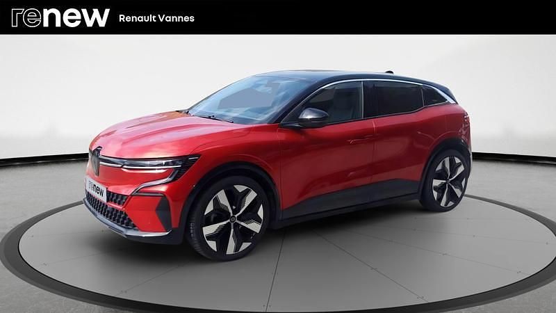 Rouge Occasion 2023 Renault Megane E-Tech Techno Berline | 27 490 € (Prix juste) - Image 1/4