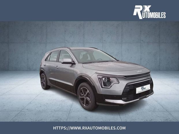 Gris Utilisé 2025 Kia Niro Active SUV | 30 450 € (Prix juste) - Image 1/4