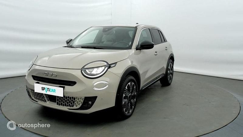 Beige Utilisé 2024 Fiat 600 La Prima SUV | 23 979 € (Prix juste) - Image 1/4