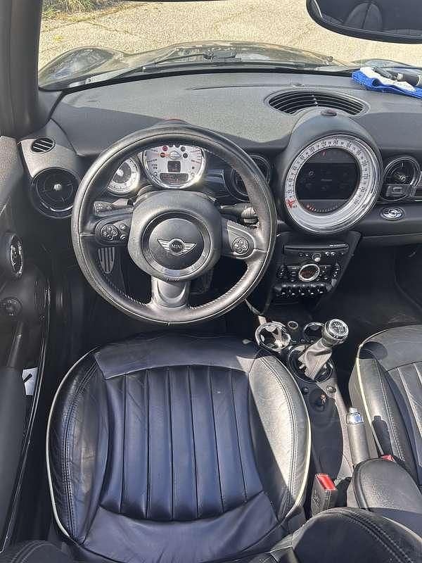 Image 3/4