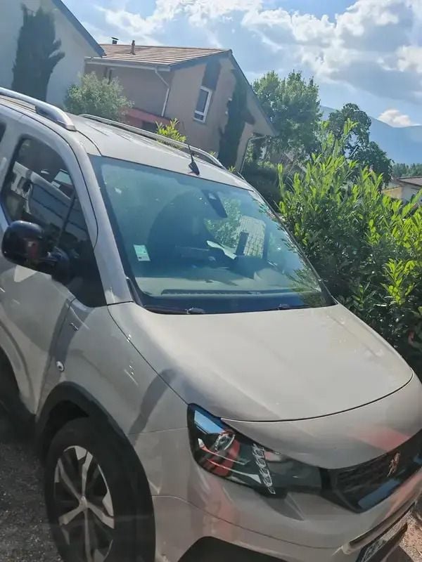 Utilisé 2021 Peugeot Rifter GT Monospace | 22 500 € (Prix juste) - Image 1/4