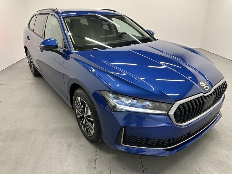 Bleu Utilisé 2024 Skoda Superb Selection Break | 38 995 € (Prix juste) - Image 1/3