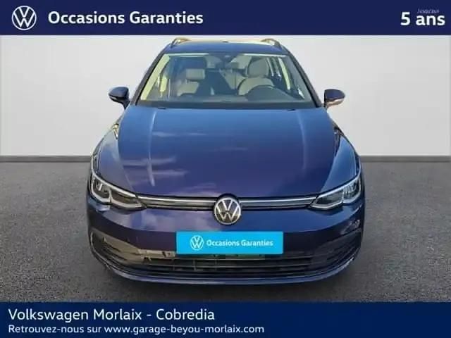 Bleu atlantique métallisée Occasion 2022 VW Golf VIII Life Break | 19 490 € (Prix juste) - Image 1/3
