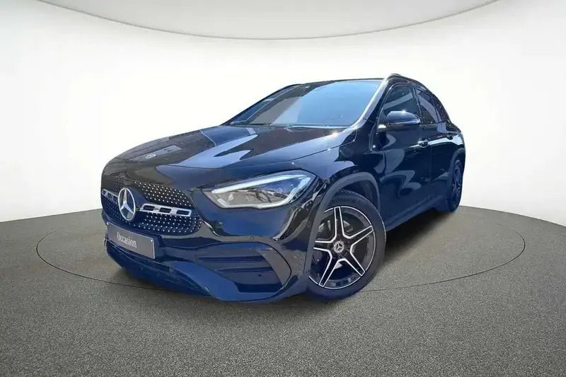 Noir Utilisé 2021 Mercedes GLA180 AMG line SUV | 28 990 € (Prix juste) - Image 1/4