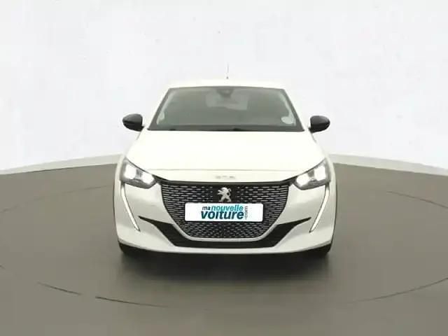 Occasion Peugeot e-208 Allure 100 kW (136 ch) 2023 Blanc Citadine