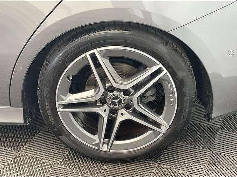 Gris Utilisé 2020 Mercedes B200 AMG line Monospace | 28 990 € (Bon prix) - Image 1/1