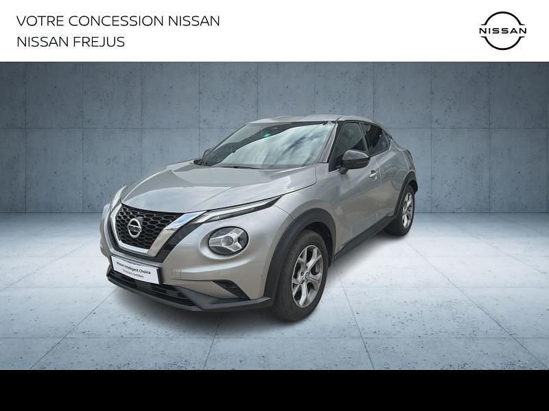 Gris perle métallisé Utilisé 2022 Nissan Juke N-Connecta SUV | 16 990 € (Prix juste) - Image 1/4