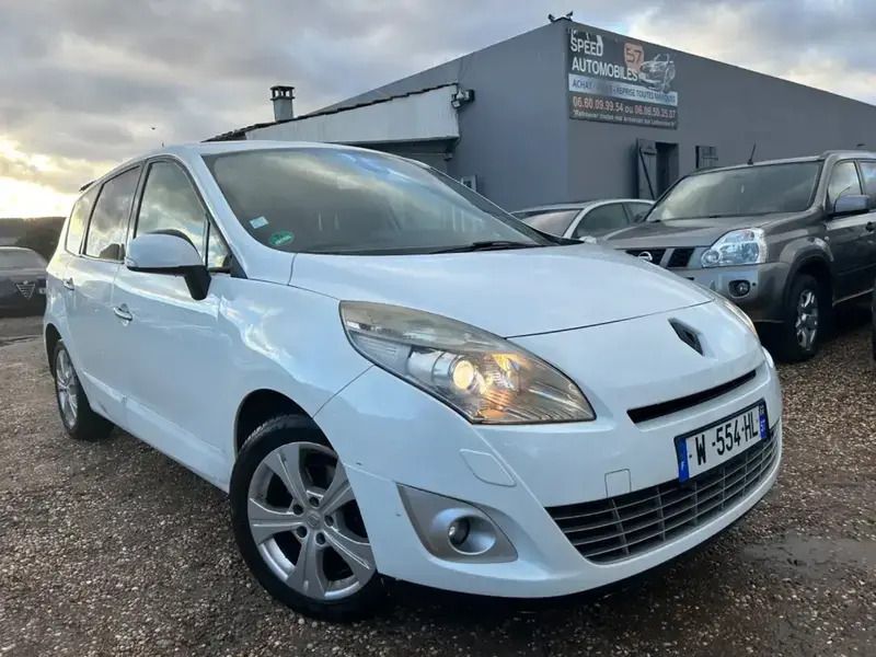 Blanc Utilisé 2010 Renault Grand Scénic III Dynamique Monospace | 6 999 € (Bon prix) - Image 1/4
