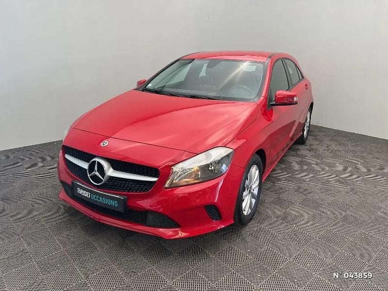 Rouge Utilisé 2017 Mercedes A160 | 13 990 € (Bon prix) - Image 1/4