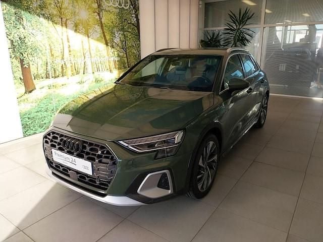 Vert district métallisé Nouvelle 2025 Audi A3 e-tron Design Citadine | 53 590 € (Prix assez cher) - Image 1/4