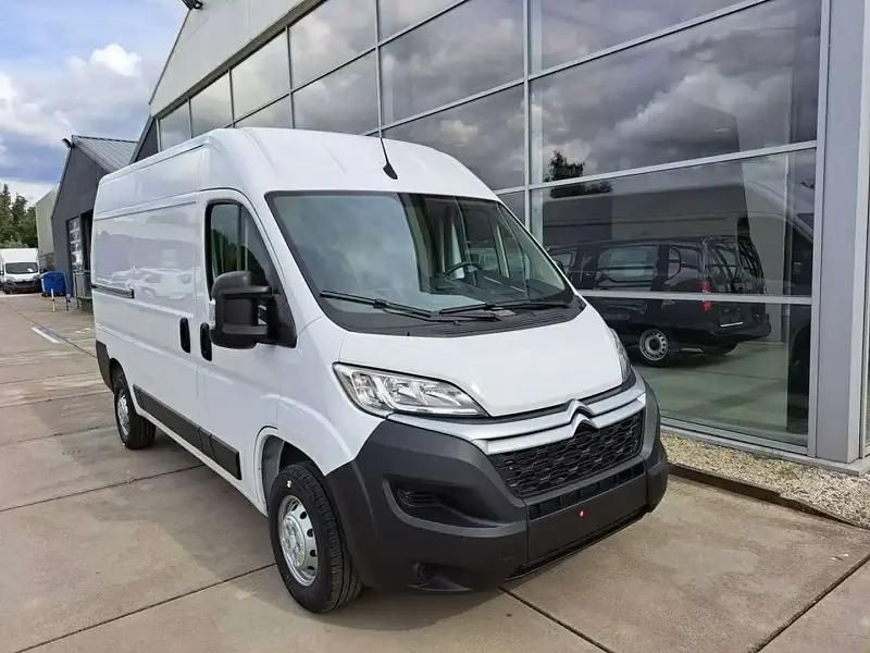 Blanc Utilisé 2023 Citroën Jumper Monospace | 32 450 € - Image 1/4