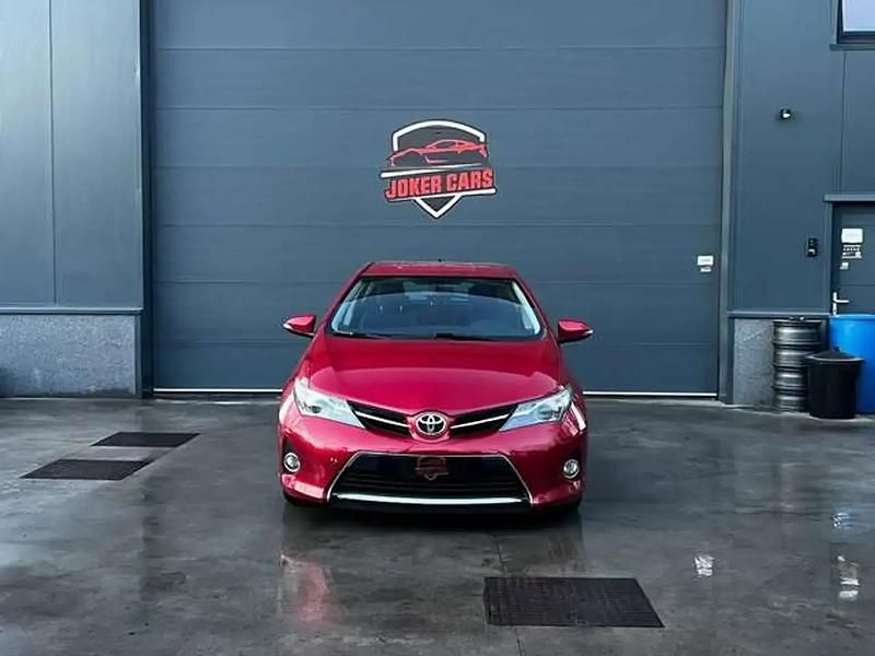 Occasion Toyota Auris 90 ch (66 kW) 2013 Rouge Berline
