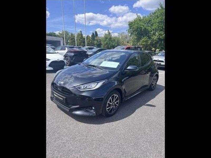 Utilisé 2024 Toyota Yaris Hybrid Design Berline | 22 490 € (Prix juste) - Image 1/1