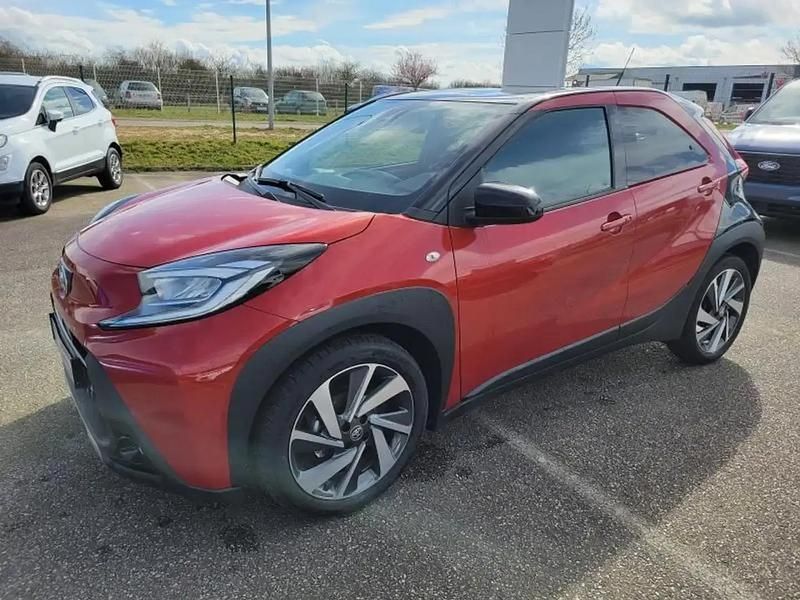 Rouge Utilisé 2023 Toyota Aygo X SUV | 16 490 € - Image 1/4