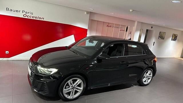Noir mythe métallisé Utilisé 2022 Audi A1 Sportback S-Line Citadine | 27 980 € (Prix juste) - Image 1/4