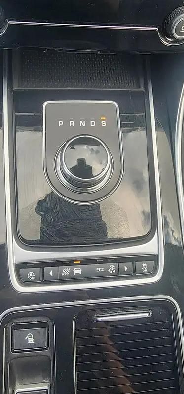 Utilisé 2019 Jaguar XE Pure Berline | 18 450 € (Bon prix) - Image 1/4