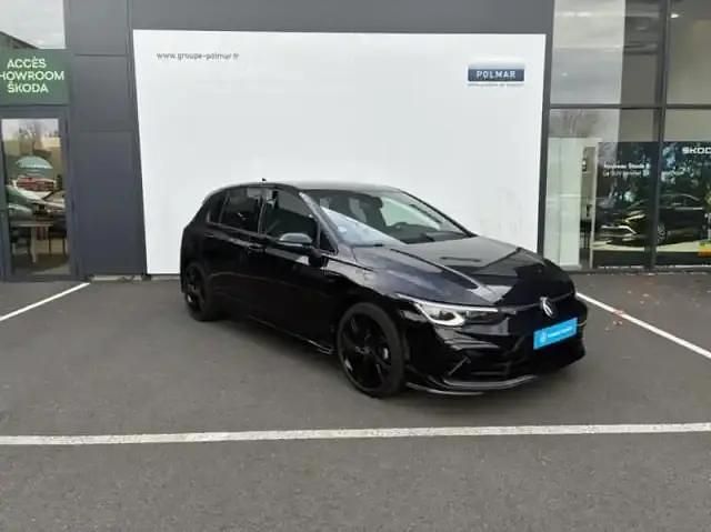 Noir intense nacrée Utilisé 2021 VW Golf VIII R-line Berline | 25 990 € (Prix juste) - Image 1/4