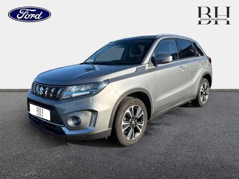 Gris Occasion 2022 Suzuki Vitara Style SUV | 19 880 € (Prix assez cher) - Image 1/4