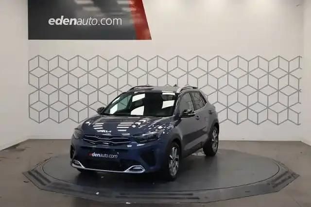 Bleu Utilisé 2024 Kia Stonic GT-Line SUV | 21 490 € (Prix juste) - Image 1/4
