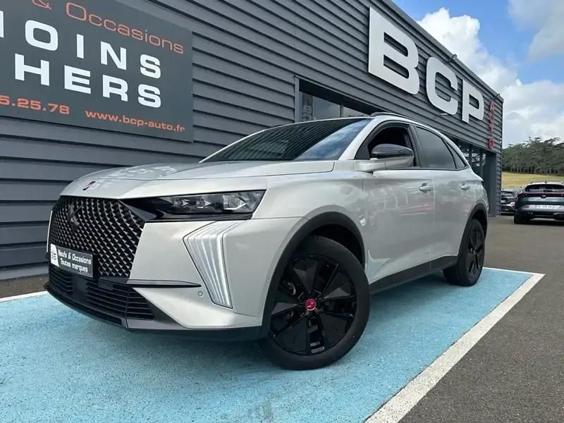 Gris Utilisé 2024 DS Automobiles DS7 Crossback Performance Line Plus SUV | 36 990 € (Prix juste) - Image 1/4