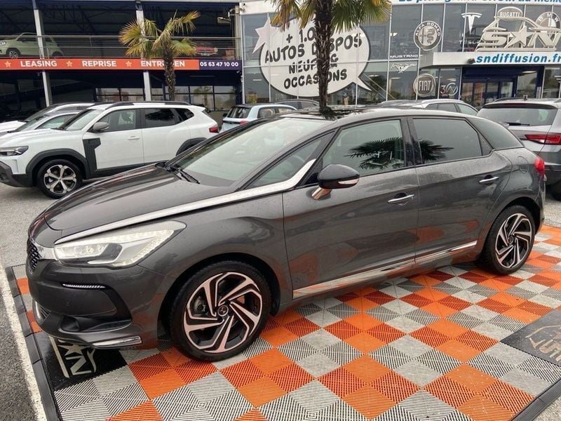 Gris platinium Utilisé 2017 DS Automobiles DS5 Sport Chic Citadine | 14 980 € (Prix juste) - Image 1/4