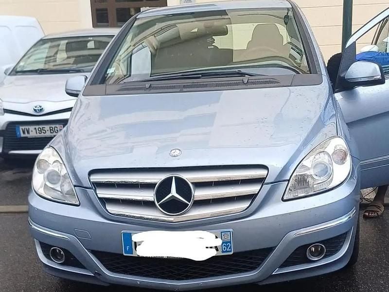 Bleu Occasion 2009 Mercedes B180 Monospace | 4 499 € (Prix juste) - Image 1/4