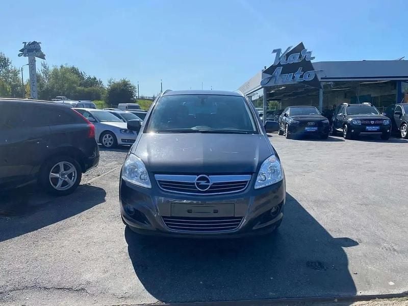 Gris Utilisé 2011 Opel Zafira Cosmo Monospace | 4 990 € - Image 1/4