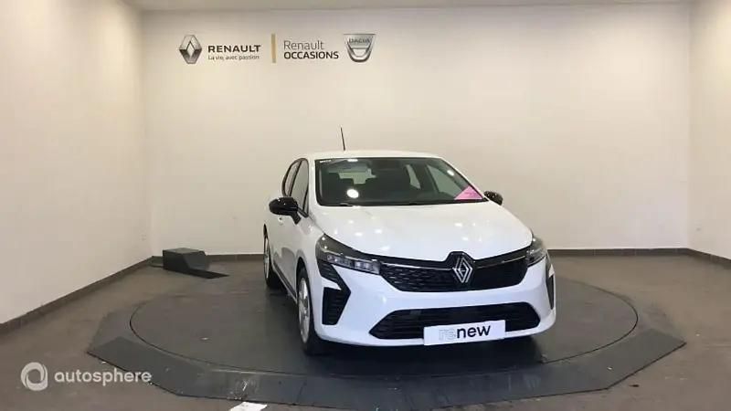Nouvelle 2024 Renault Clio V Evolution Berline | 22 899 € (Prix juste) - Image 1/4