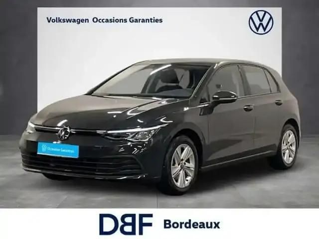 Gris Occasion 2023 VW Golf Life Berline | 22 699 € (Prix juste) - Image 1/4