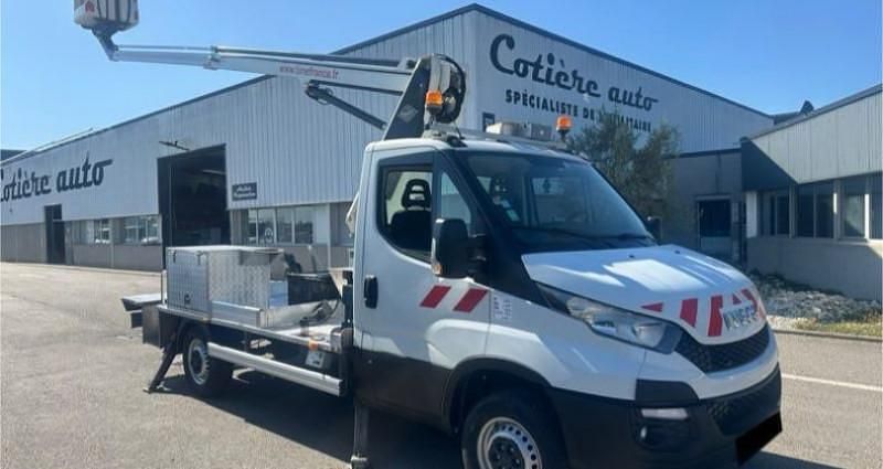 Utilisé 2017 Iveco Daily | 26 388 € (Prix assez cher) - Image 1/4