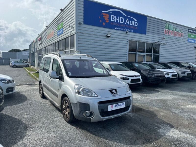 Utilisé 2010 Peugeot Partner Tepee Outdoor Monospace | 9 850 € - Image 1/4