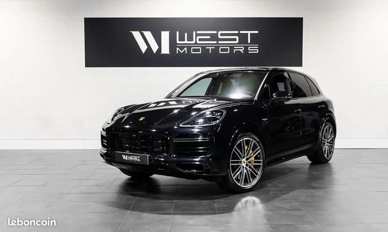 Noir Utilisé 2022 Porsche Cayenne Turbo S SUV | 149 900 € (Prix juste) - Image 1/4