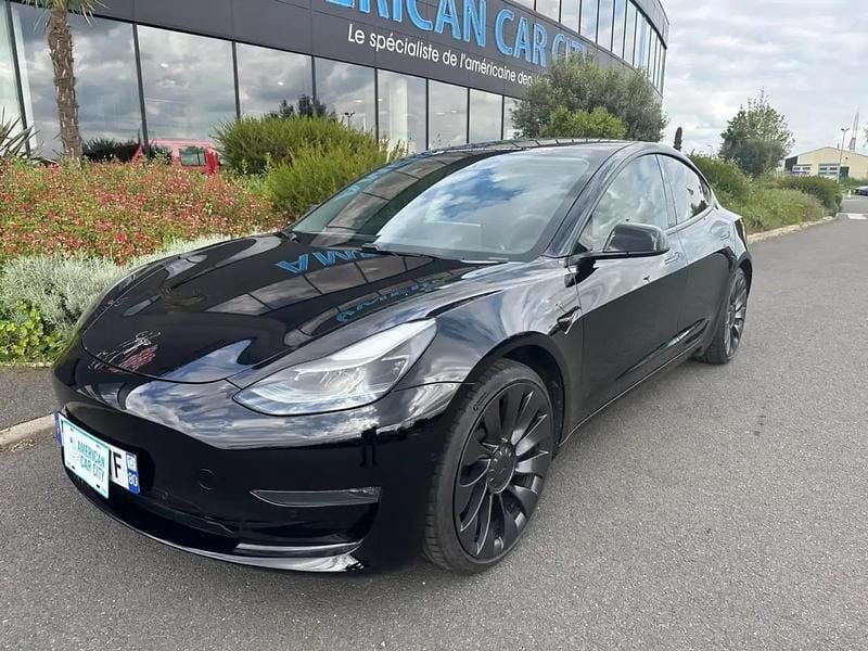 Noir Occasion 2021 Tesla Model 3 Performance Berline | 28 990 € (Bon prix) - Image 1/4