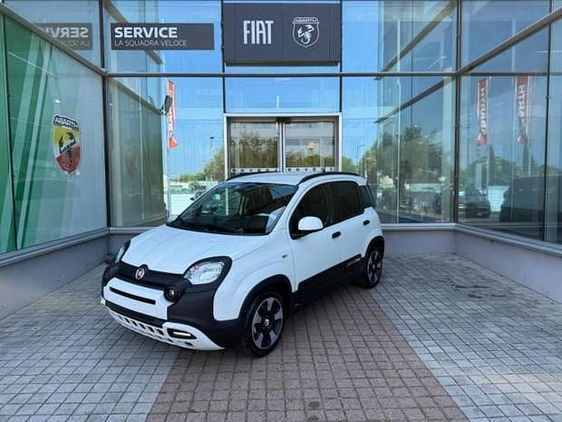 Blanc Nouvelle 2025 Fiat Panda Classica Citadine | 17 990 € (Prix assez cher) - Image 1/4