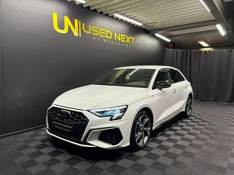 Blanc Utilisé 2022 Audi A3 Sportback e-tron S-Line Citadine | 29 990 € (Prix assez cher) - Image 1/4