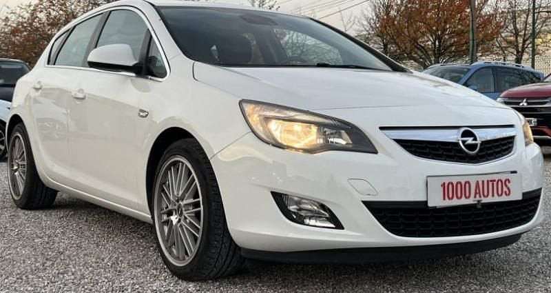 Utilisé 2011 Opel Astra Sport Berline | 6 990 € - Image 1/4