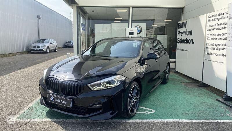 Noir Utilisé 2022 BMW 120 M Sport Citadine | 33 299 € (Prix juste) - Image 1/4