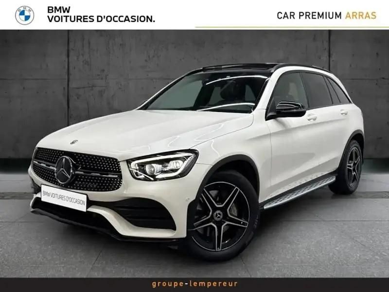 Blanc Utilisé 2021 Mercedes GLC300 AMG line SUV | 48 990 € (Prix assez cher) - Image 1/4