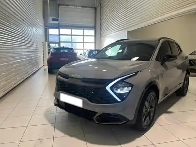 Gris eclipse métallisée Occasion 2025 Kia Sportage SUV | 34 990 € (Prix juste) - Image 1/4