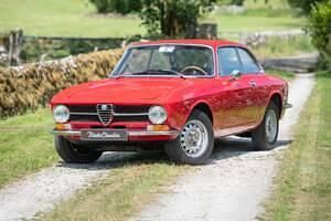 Rouge Occasion 1970 Alfa Romeo GT Junior Coupé | 25 291 € - Image 1/4