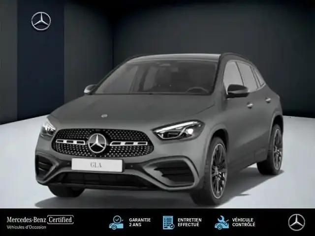 Gris Utilisé 2024 Mercedes GLA200 AMG line SUV | 49 900 € - Image 1/4