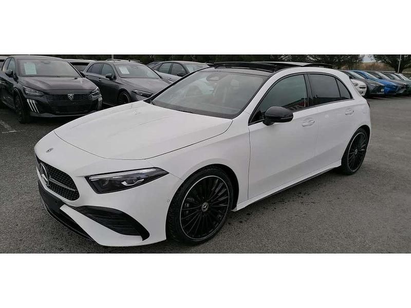 Nouvelle Mercedes A200 AMG line 150 ch (110 kW) 2025 Blanc Berline