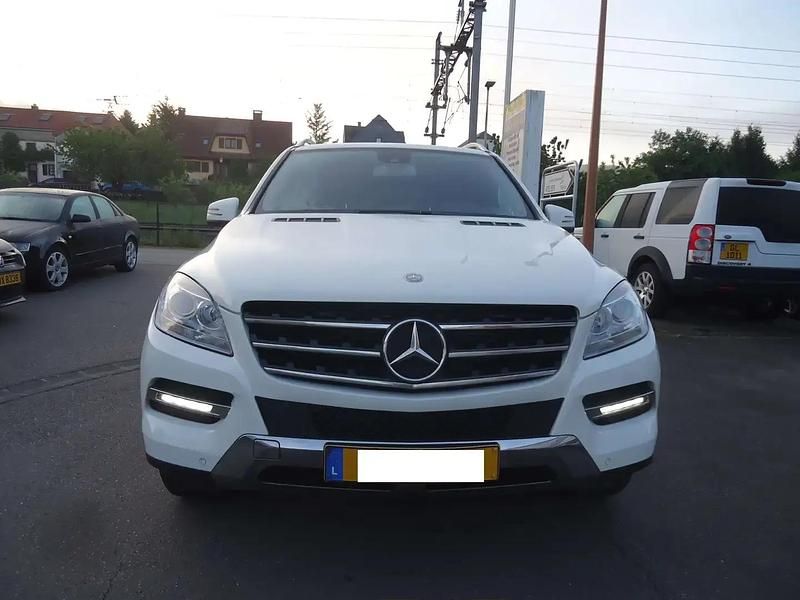 Blanc Occasion 2012 Mercedes ML250 SUV | 14 999 € - Image 1/4