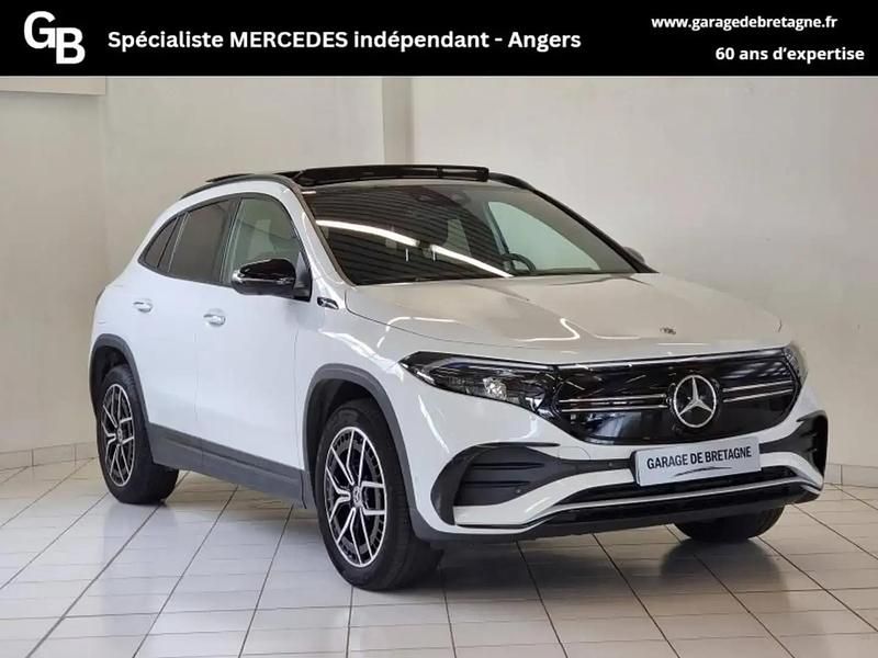 Blanc Utilisé 2022 Mercedes EQA250 AMG line SUV | 33 900 € - Image 1/4