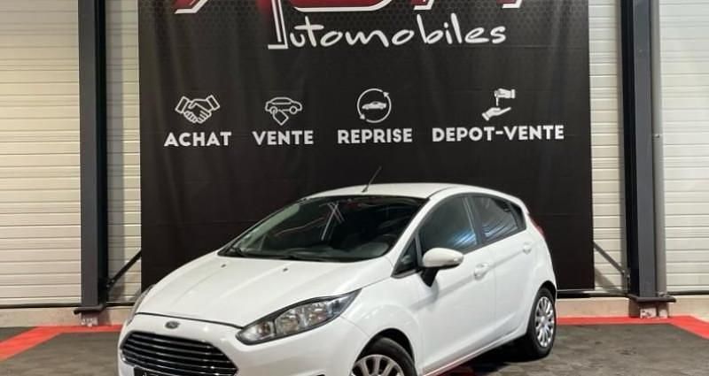 Blanc Utilisé 2014 Ford Fiesta Trend Citadine | 6 990 € (Prix juste) - Image 1/4
