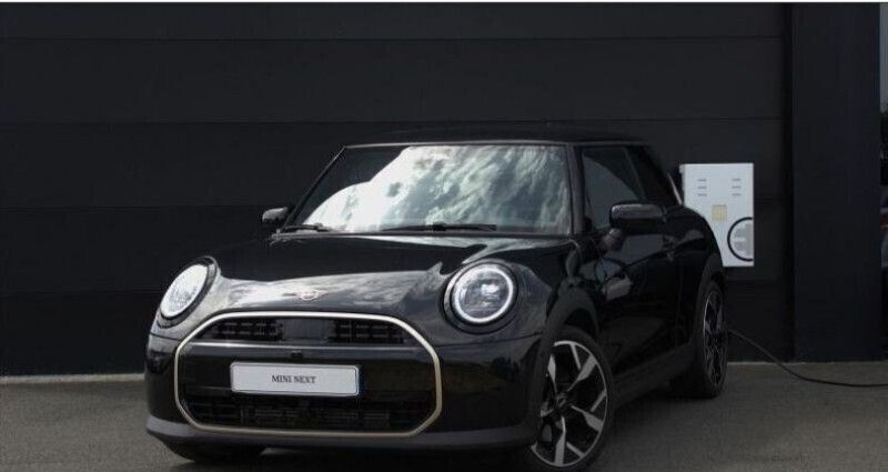 Utilisé 2024 Mini Cooper Favoured Citadine | 32 490 € (Prix cher) - Image 1/4