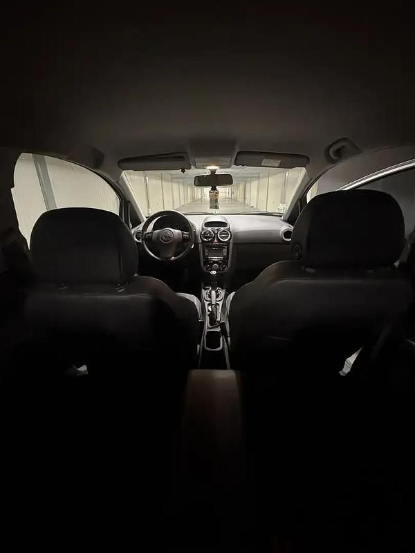 Image 2/4